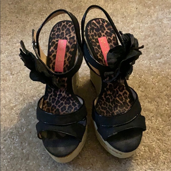 Betsy Johnson wedged heels Sz 6 - Picture 2 of 8